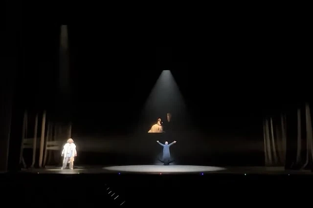 演奏する桜子